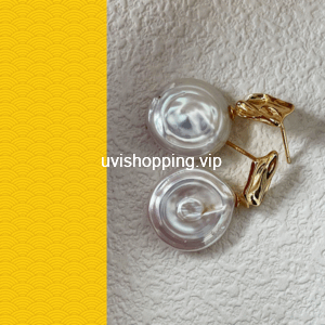 roman holiday earrings