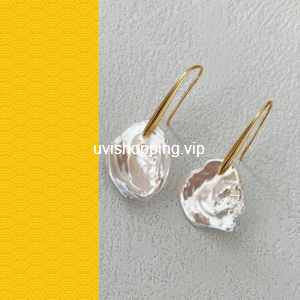 petal earrings
