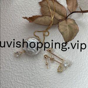 Roman holiday earrings