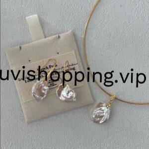 Petal earrings