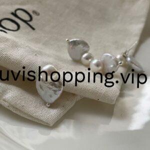 Love buns Baroque pearl earrings