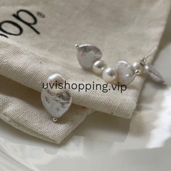 Love buns Baroque pearl earrings